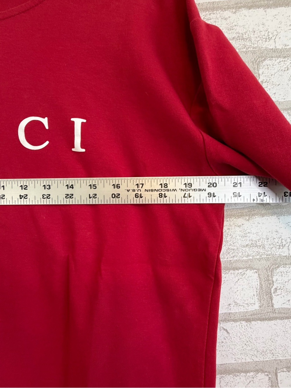 Gucci Red Logo T-Shirt Women’s Large Short Sleeve Designer Luxury Tee Top Casual - Picture 7 of 8